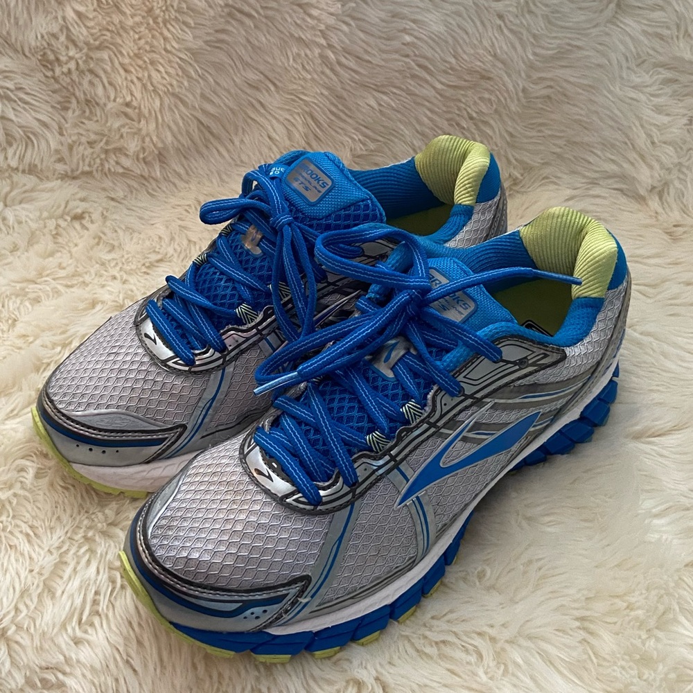 Brooks Adrenaline GTS sneakers